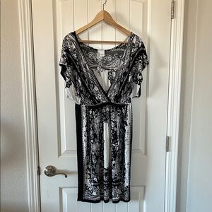 Full Tilt Monochrome Paisley Top